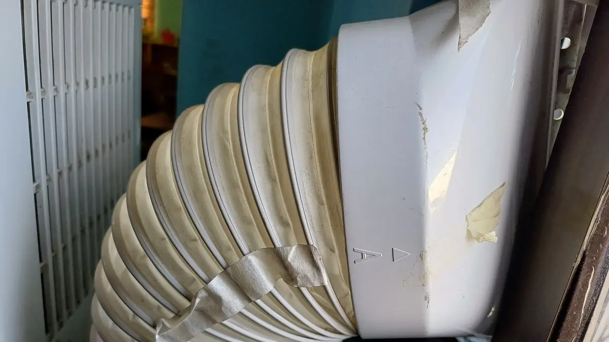 Exhaust hose of a portable air conditioner