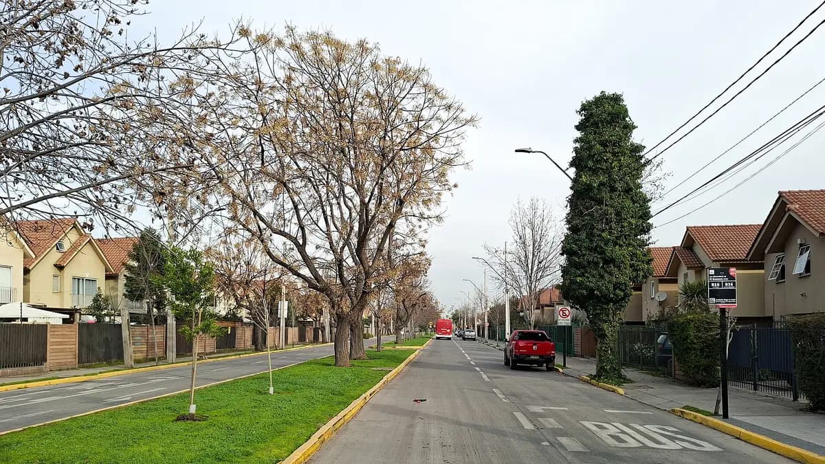 Avenida Los Libertadores in the Huechuraba district of Santiago