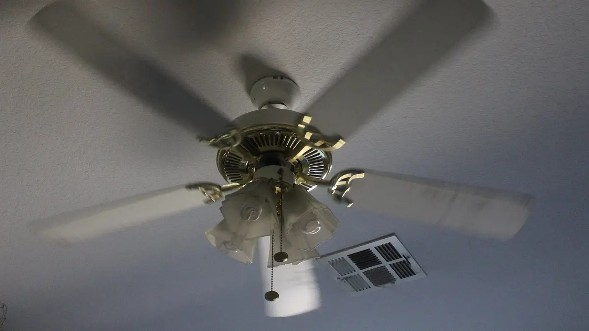 Electric fan: how much power it uses, running cost in Chile and which to choose (pedestal, tower or ceiling)